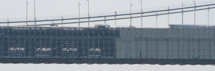 平成２７年度　関門橋防護柵・グレーチング床版取替工事　工事中