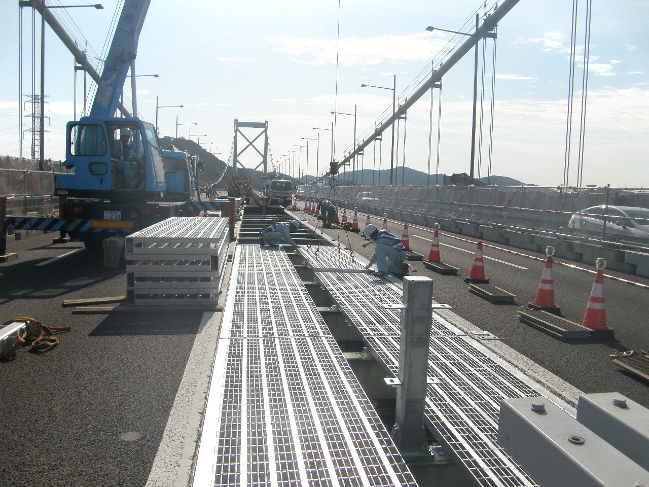 グレーチング床版取替工事中