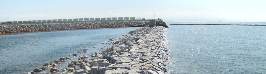 被覆石据付完了