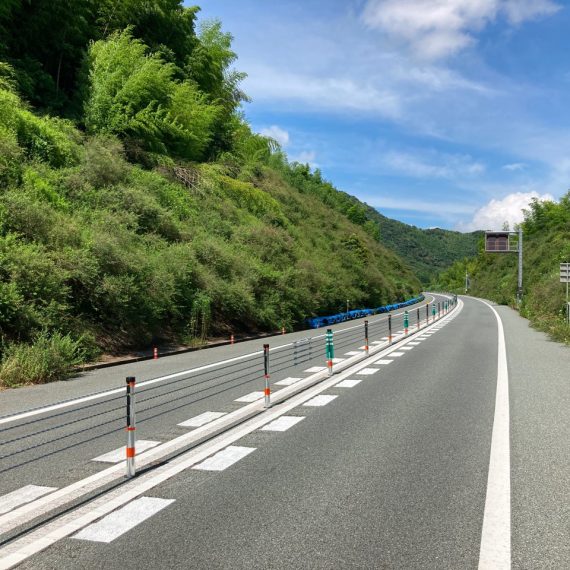 萩・三隅道路防護柵設置外工事